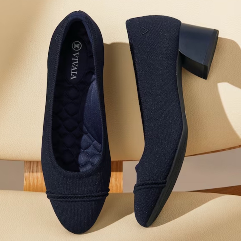 VIVAIA Julie Pro Almond-Toe Chunky Heels Navy Blue Size 7.5 EUR SZ 38.5